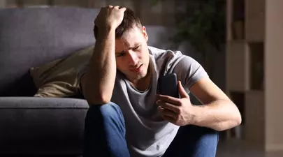 Un tânăr adoptat și-a făcut un test ADN și a descoperit secretul înfiorător al familiei biologice. „I-a ucis pentru bani”