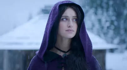 Anya Chalotra, Yennefer din „The Witcher”, totul despre sezonul 3 al celebrului serial Netflix: „Putem să-i vedem în spatele ușilor închise”