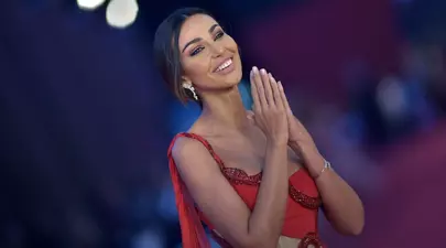 Mădălina Ghenea, hot în cel mai sexy costum de baie! Românca a stârnit pasiuni cu apariția ei: „Încetează să ne omori!”