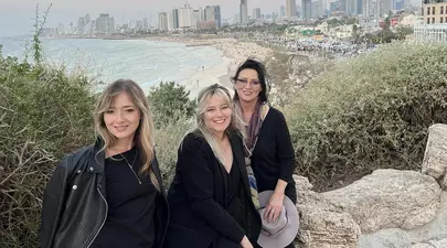 Ce relație are Laura Cosoi cu mama ei: „Nu și-a imaginat că o să am trei copii!” / Exclusiv