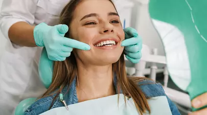E albirea dentară eficientă în cazul fumătorilor? Explicațiile medicului stomatolog