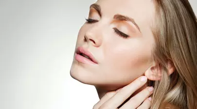 6 metode prin care ne reparăm tenul la începutul toamnei. Recomandările medicului estetician