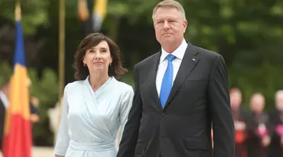 Cum a început povestea de dragoste dintre Carmen Iohannis și Klaus Iohannis. Imagini de colecție cu prima doamnă a României