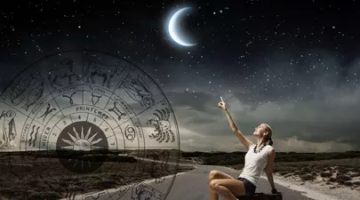 Horoscop 13 noiembrie 2023. Cum sunt influențate zodiile de Luna Nouă în Scorpion. Nativii Berbec și Săgetător scapă de poverile sufletești