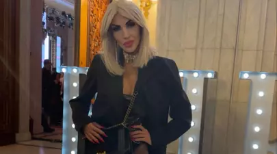 Raluca Bădulescu, ținută de 10.000 de euro la Elle Style Awards 2023. Ce ascunde vedeta în geantă: „La an nou, obiceiuri noi”/ Exclusiv