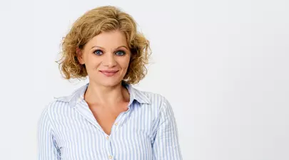 Actrița Ofelia Popii, vedeta din „Tătuțu’”, vorbește despre cel mai mare regret: „Am pierdut timpul netrăit cum aș fi putut să îl trăiesc și uneori am bătut pasul pe loc”. Exclusiv