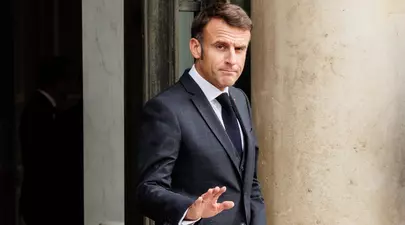 Președintele Franței Emmanuel Macron se opune mutării serialului Netflix „Emily in Paris” la Roma: „Le vom cere să rămână”. Reacția primarului Romei