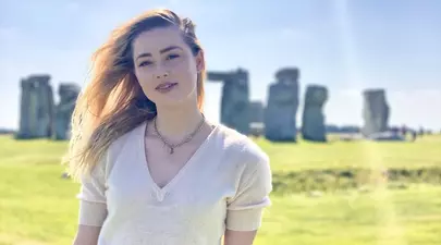 Amber Heard, însărcinată pentru a doua oară. Actrița mai are o fetiță pe care o crește singură