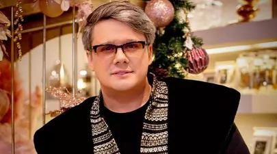 Cum arată casa lui Fuego. Paul Surugiu a fost nevoit să transforme piscina în dressing pentru a-și pune cele peste 500 de costume