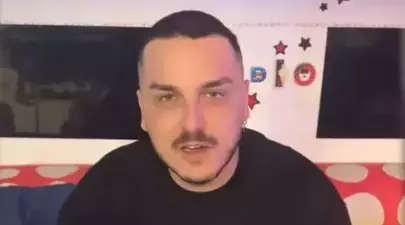 Makaveli, amănunte șocante din copilărie. După moartea mamei, regele TikTok a rămas în grija unui tată violent: „Venea cu prietenii lui bețivi și mă băteau”