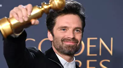 Sebastian Stan a câștigat Globul de Aur pentru „Cel mai bun actor” în filmul „A Different Man”. I-a dedicat premiul mamei sale: „România, te iubesc!”
