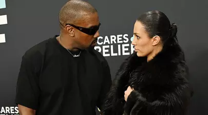 Kanye West a pierdut colaborarea cu Shopify și a fost interzis pe X. Bianca Censori, „îngrozită” de acțiunile soțului ei