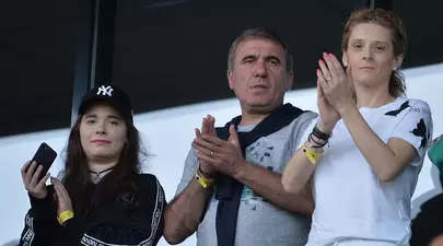 Marilena Hagi, lecție de eleganță la lansarea autobiografiei lui Gheorghe Hagi. Cât costă ținuta semnată Victoria Beckham cu care a strălucit la eveniment