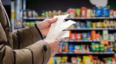 Scumpiri uriașe în România. Cu cât au crescut prețurile la alimente și gaze în ultimii 5 ani