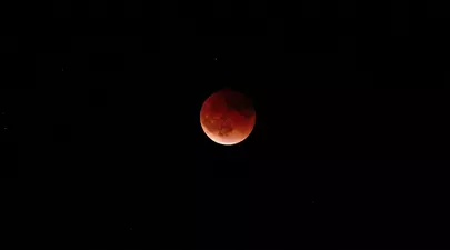 Viețile a patru zodii vor fi schimbate complet de eclipsa totală de Lună în Fecioară, de pe 14 martie