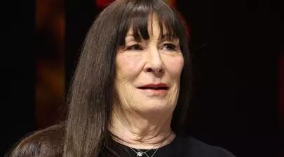 Anjelica Huston a dezvăluit că a fost diagnosticată cu cancer în urmă cu 6 ani: „A fost un mare șoc”