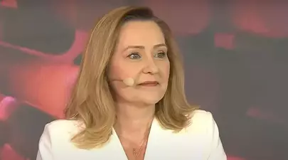 Cât costă rochia purtată de Elena Lasconi la dezbaterea electorală. Lidera USR a ales o ținută albă