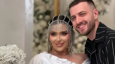 Oana Radu s-a căsătorit în secret cu iubitul ei, Șerban Balaban. Cum arată rochia de mireasă a artistei