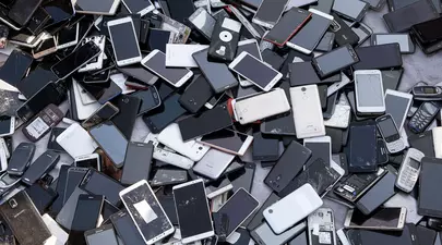 Reciclarea telefoanelor vechi în România. Unde poți duce telefonul pe care nu-l mai folosești