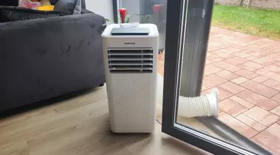 Transformă un apartament fierbinte într-o oază plăcută cu aparatul de aer condiționat AERIUM P9000 Silent Wi-Fi