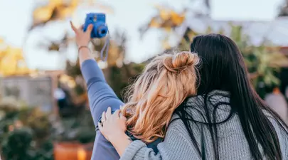 Aparatele foto instant ca idee de cadou: cool, personal și cu efect garantat