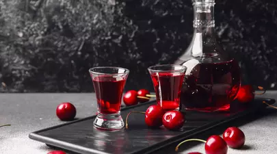 Cât alcool se pune la vişinată