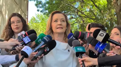 Cât costă ținuta pe care Elena Lasconi a purtat-o la vot. Candidata USR a ales o rochie creată de Andreea Raicu: „Am votat cu credința că nicio femeie care are îndrăzneala să se apere nu va mai fi catalogată drept isterică”