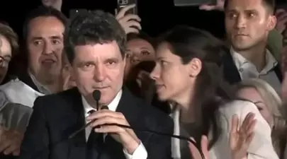 Ce i-a șoptit Mirabela Grădinaru lui Nicușor Dan la ureche, după ce a câștigat alegerile
