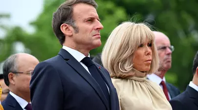 Ce s-a întâmplat, de fapt, între Emmanuel Macron și soția lui, în avion. Dezvăluirile unui martor