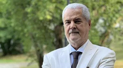 Cum arată Adrian Năstase la 75 de ani. Imagine rară cu familia fostului politician