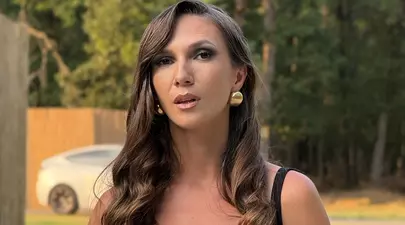 Adela Popescu, apariție sexy într-o rochie transparentă, la o nuntă. Ce i-a comentat Gina Pistol în dreptul imaginilor: „Te deranjează dacă…”
