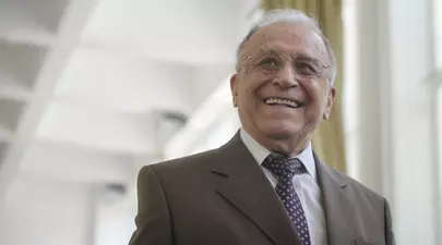 Ion Iliescu rămâne internat în spital. Noi informații despre starea fostului președinte: „Necesită suport respirator”