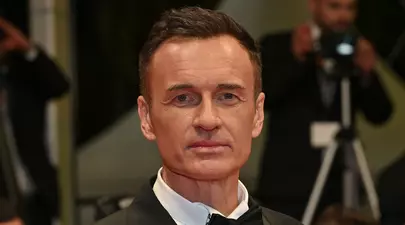 Actorul Julian McMahon, cunoscut pentru rolurile din „Nip/Tuck” și „Fantastic Four”, a murit la 56 de ani