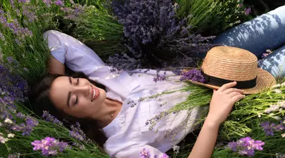 Terapia prin frumusețe: de ce florile și aranjamentele florale ne fac să ne simțim mai bine