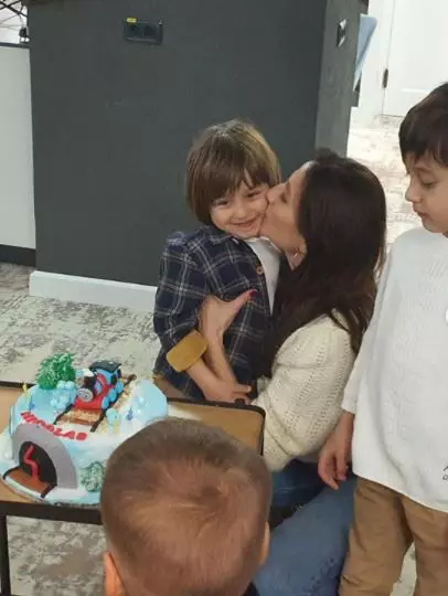 Claudia-Pătrășcanu-și-Gabi-Bădălău-împreună-la-ziua-fiului-lor-3