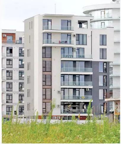 andreea-banica-lucian-mitrea-hotel-1