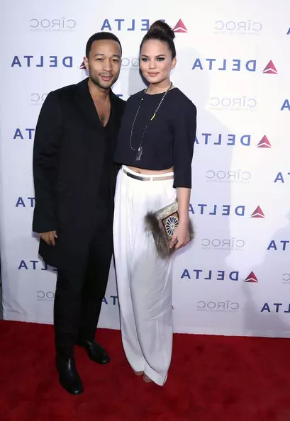 Cantaretul R&B John Legend si Chrissy Teigen s-au casatorit