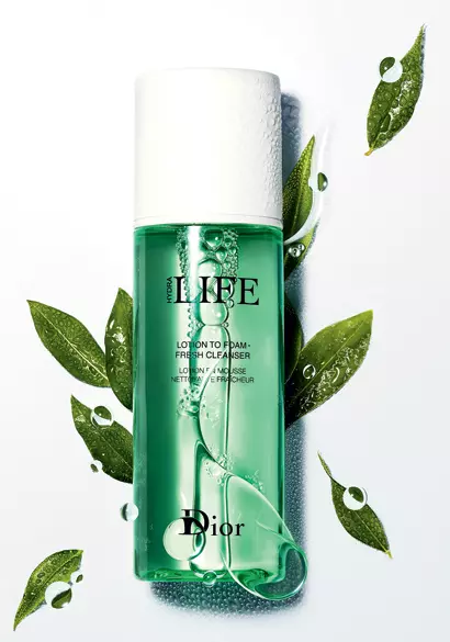 Loțiune-spumă pentru curățarea tenului, Dior, Hydra Life Fresh Cleanser, 170 lei