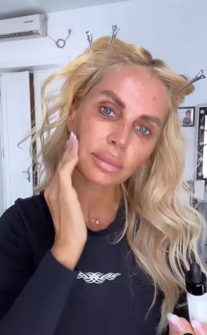 2022-10-03-16_00_13-Andreea-Banica-@iamandreeabanica-•-Instagram-photos-and-videos