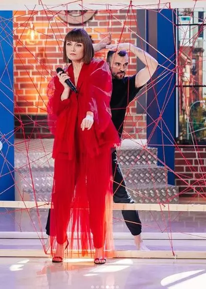 Alexandra-Ungureanu-4