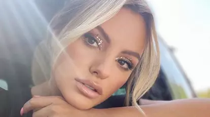 Alexandra Stan și fetița ei au fost externate. Imagine emoționantă cu micuța Eva, după ce a ajuns acasă