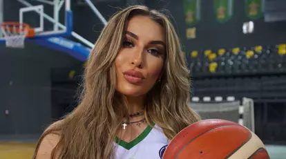 Sarah Dumitrescu, fiica Anamariei Prodan, schimbare radicală la 26 de ani. Cum a apărut la nunta unei prietene