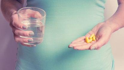 Anglia va introduce acid folic in faina pentru a preveni malformatiile fetale