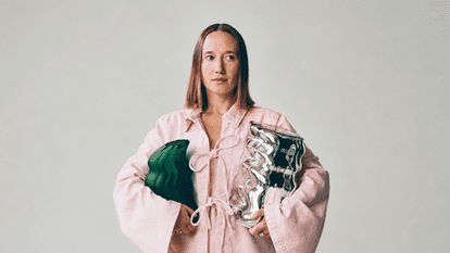 IKEA lansează KONSTRUNDA: 22 de obiecte de artă, 7 artiști și o lecție de design cu Lisa și Karin: “Aduceți mai multă culoare în case” INTERVIU