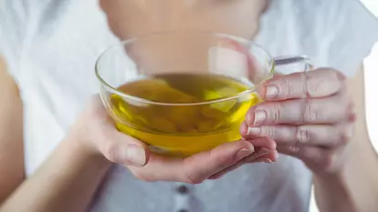 Ceaiuri care stimuleaza lactatia vs ceaiuri care diminueaza lactatia