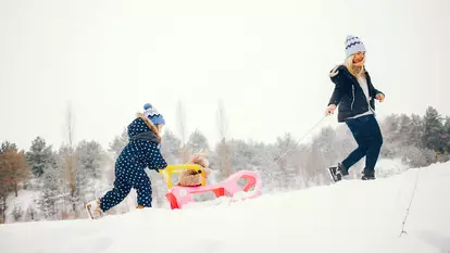 Activități de iarnă în siguranță pentru familie