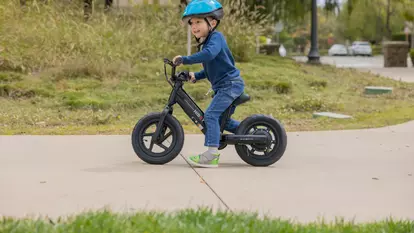 Prima bicicletă a celui mic - ce modele sunt recomandate pentru 2-4 ani în 2026?