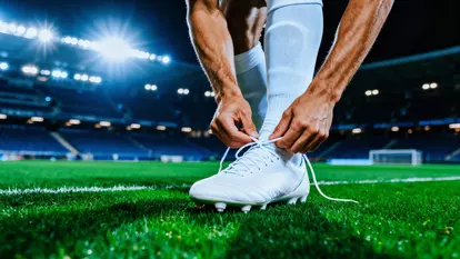 Ghete de fotbal: cum alegi crampoanele în funcție de teren