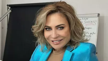 Imagini cu Sara, fiica Adinei Buzatu, în rochie de mireasă. Tânăra s-a căsătorit cu Luca după ce a fost cerută de soție în Italia