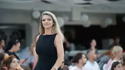 Andreea Dogaru a prezentat colecția SS26 la Bucharest Fashion Week: un manifest al feminității moderne